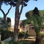 Avec Jardin, Piscine, Sauna, Proche De La Et Du Village Naturiste آجد