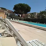 Avec Jardin, Piscine, Sauna, Proche De La Et Du Village Naturiste