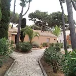 Avec Jardin, Piscine, Sauna, Proche De La Et Du Village Naturiste شقة