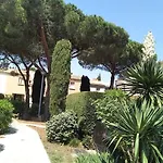 Avec Jardin, Piscine, Sauna, Proche De La Et Du Village Naturiste شقة