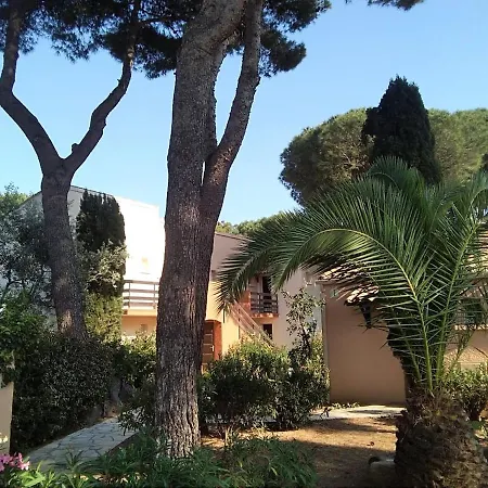 Avec Jardin, Piscine, Sauna, Proche De La Et Du Village Naturiste Агд