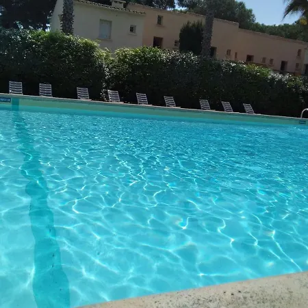 Avec Jardin, Piscine, Sauna, Proche De La Et Du Village Naturiste Daire
