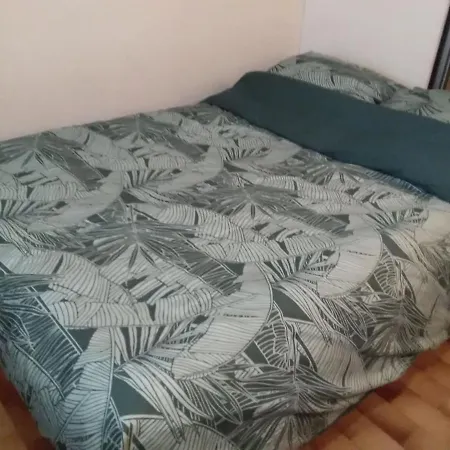 Апартаменты Avec Jardin, Piscine, Sauna, Proche De La Et Du Village Naturiste