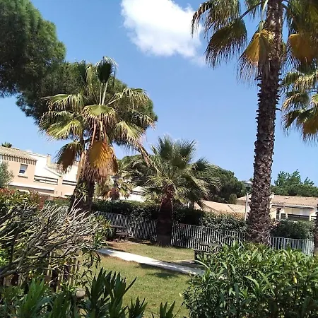 Апартаменты Avec Jardin, Piscine, Sauna, Proche De La Et Du Village Naturiste