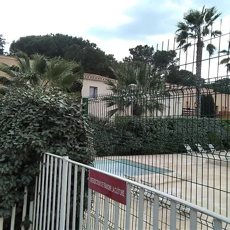 Avec Jardin, Piscine, Sauna, Proche De La Et Du Village Naturiste Lejlighed